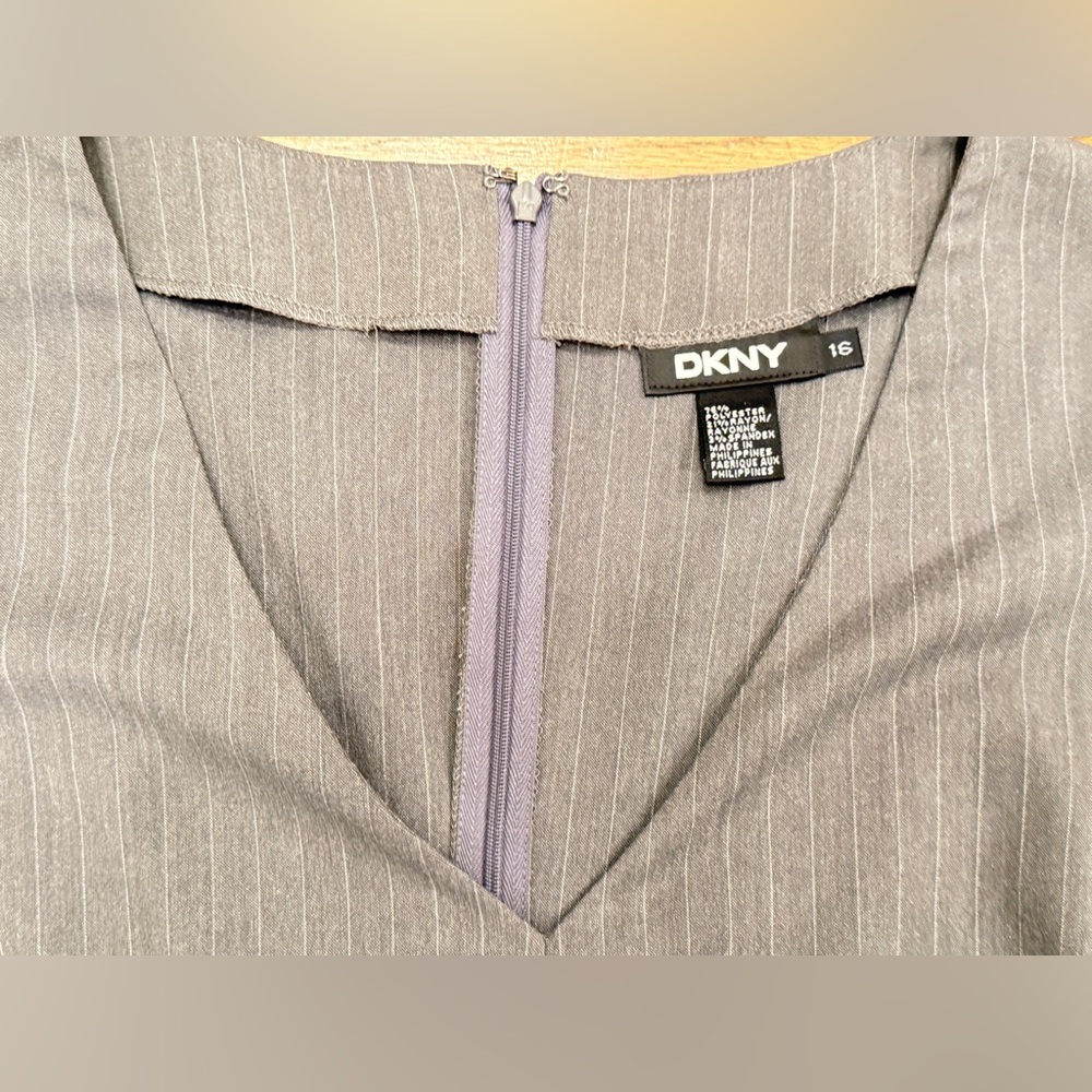 DKNY Gray Pinstripe Sheath Dress Size 16 NWT Career Workwear - Picture 4 of 5